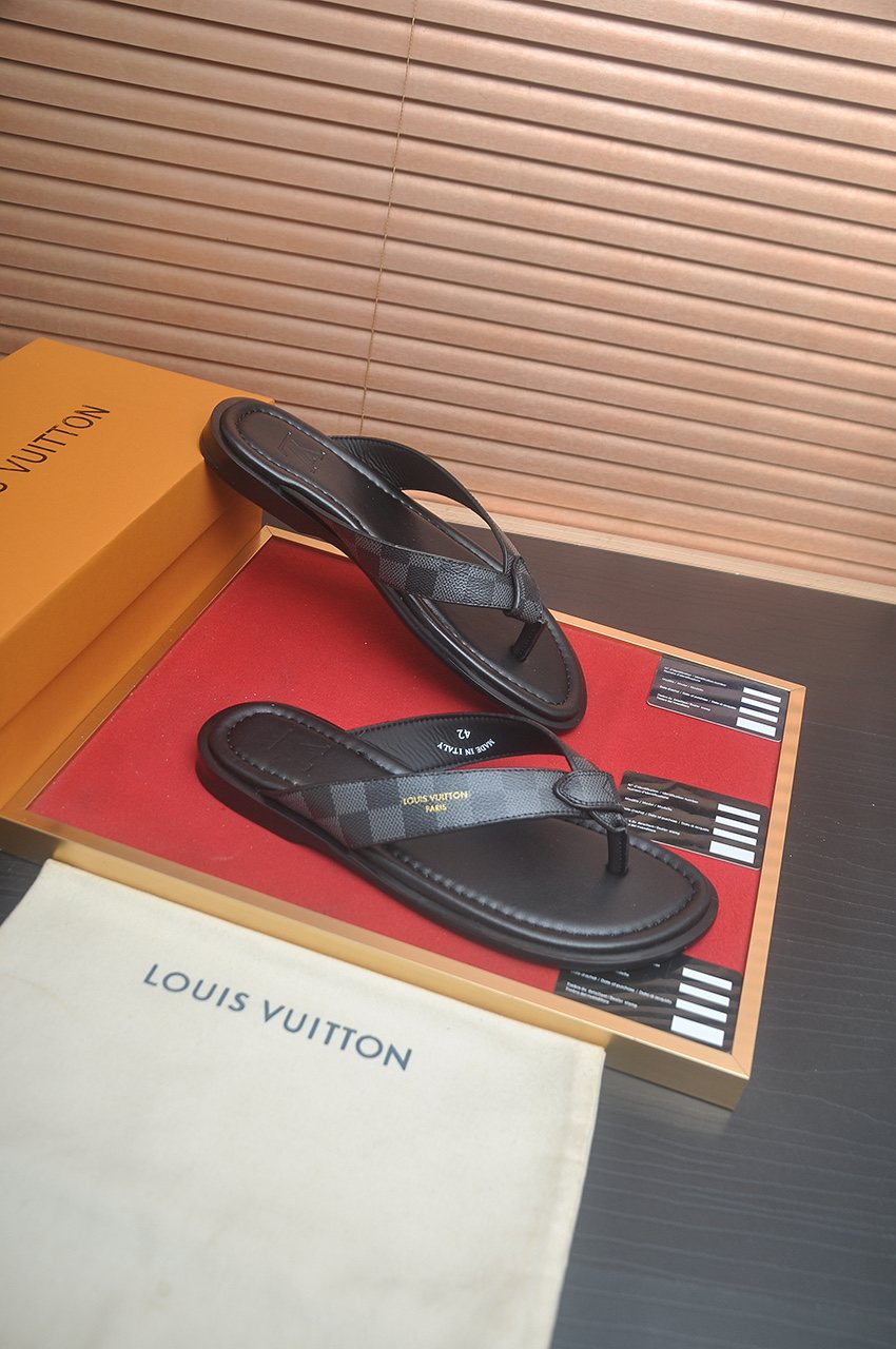 Louis Vuitton Men's Thong Sandals